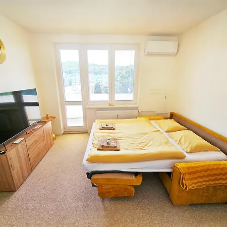 Golden Apartment *